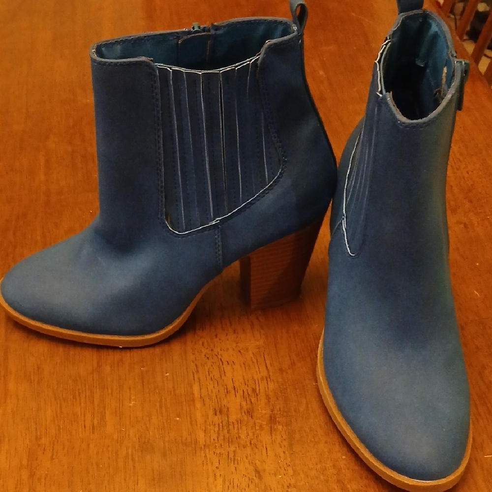 New Serra Turquiose Ankle Booties with Chunky Heel
